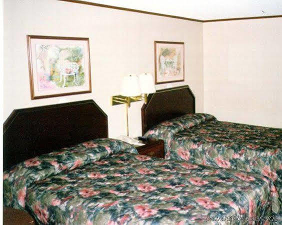 Red Carpet Inn Greensboro Zimmer foto